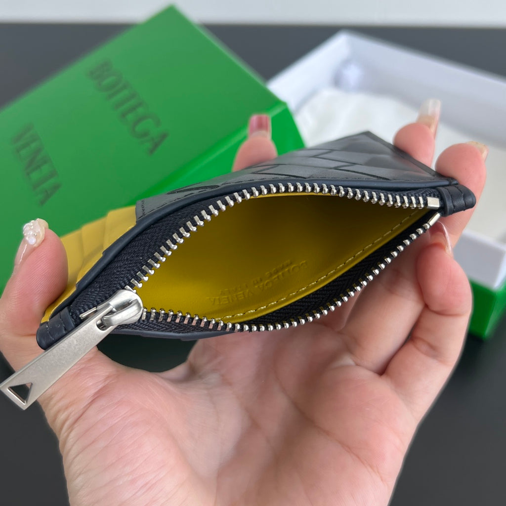 Bottega Veneta 11.5X.7.5 Green Card Holder - detail image 5