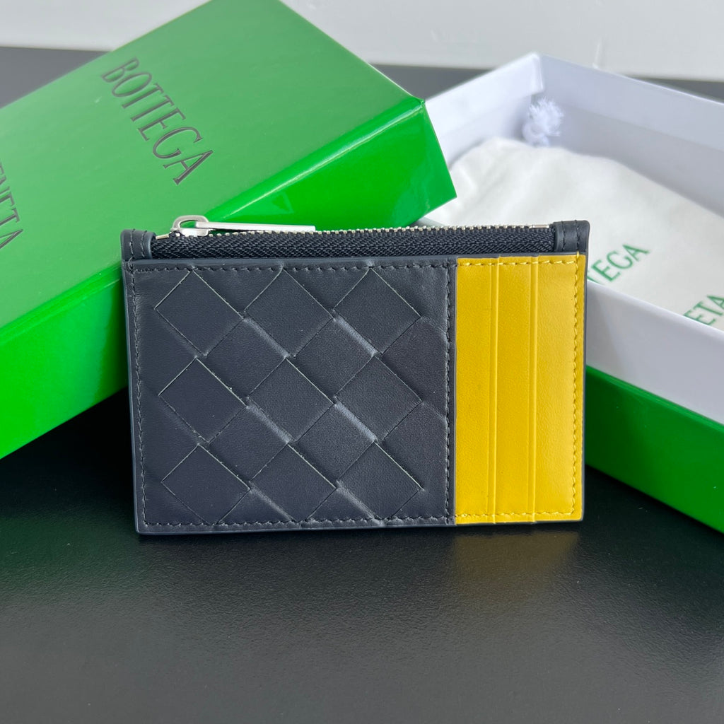 Bottega Veneta 11.5X.7.5 Green Card Holder