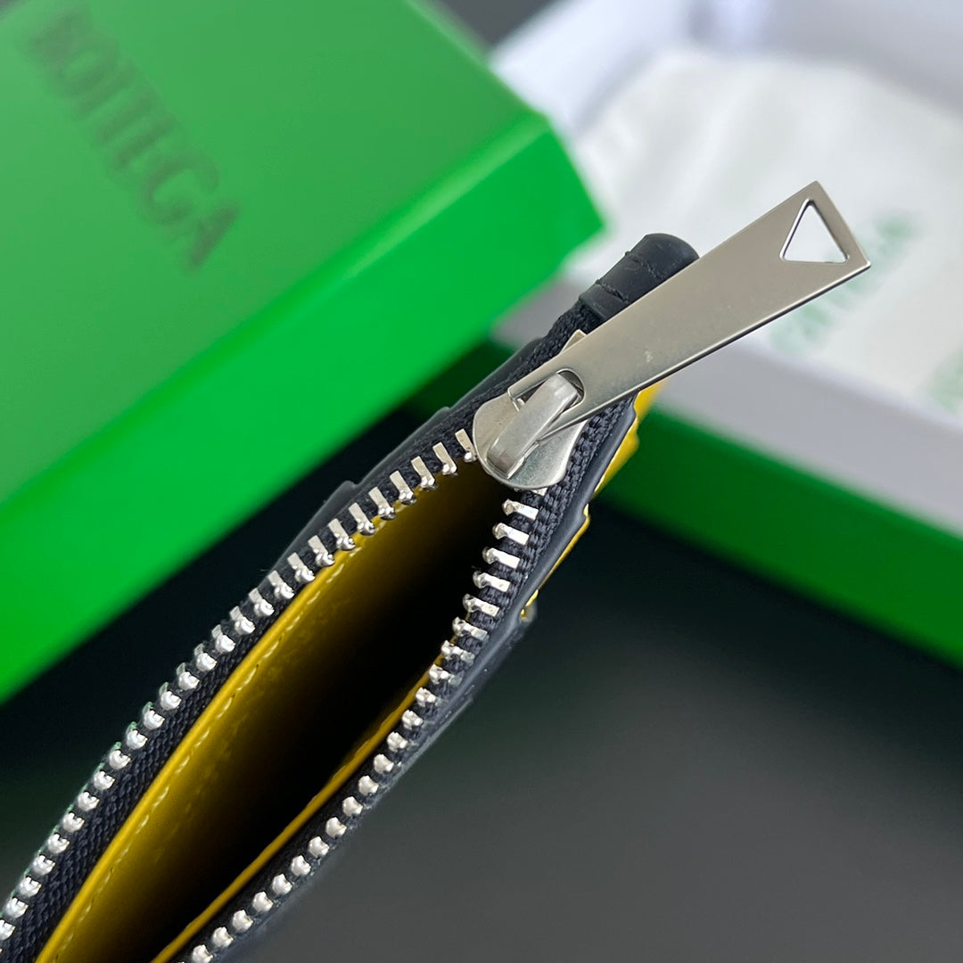 Bottega Veneta 11.5X.7.5 Green Card Holder - detail image 6