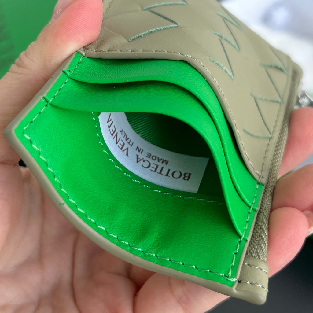 Bottega Veneta 11.5X.7.5 Green Card Holder Edition 2 - detail image 8
