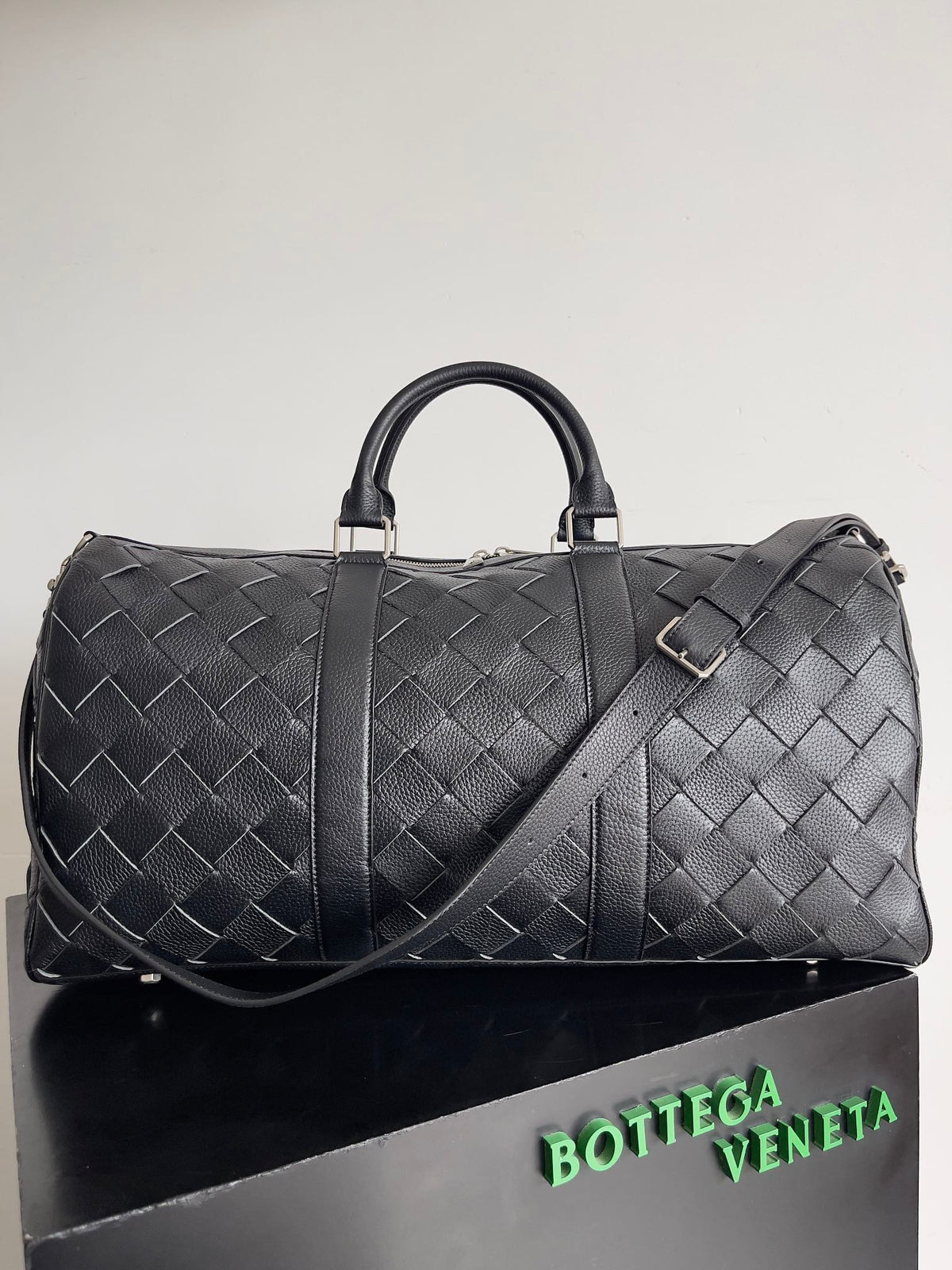 Bottega Veneta 795287 Black Designer Handbag Edition 4