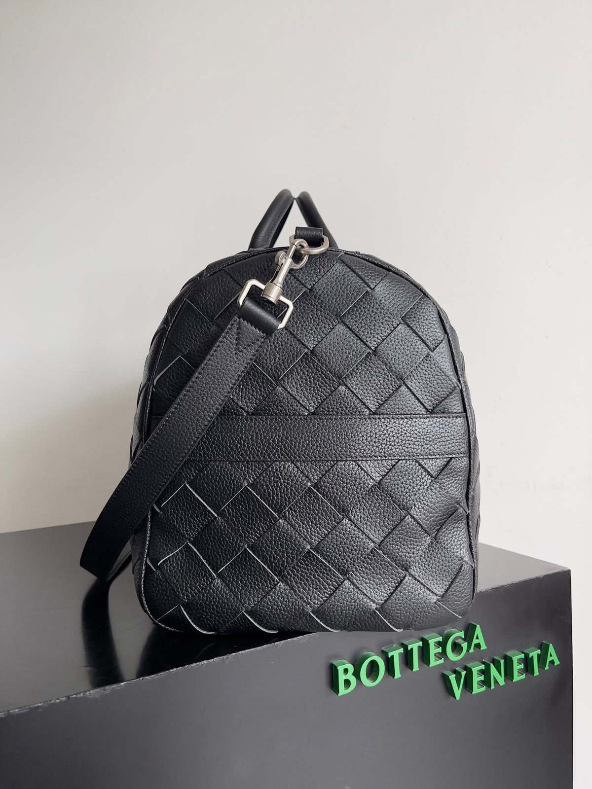 Bottega Veneta 795287 Black Designer Handbag Edition 4 - detail image 2