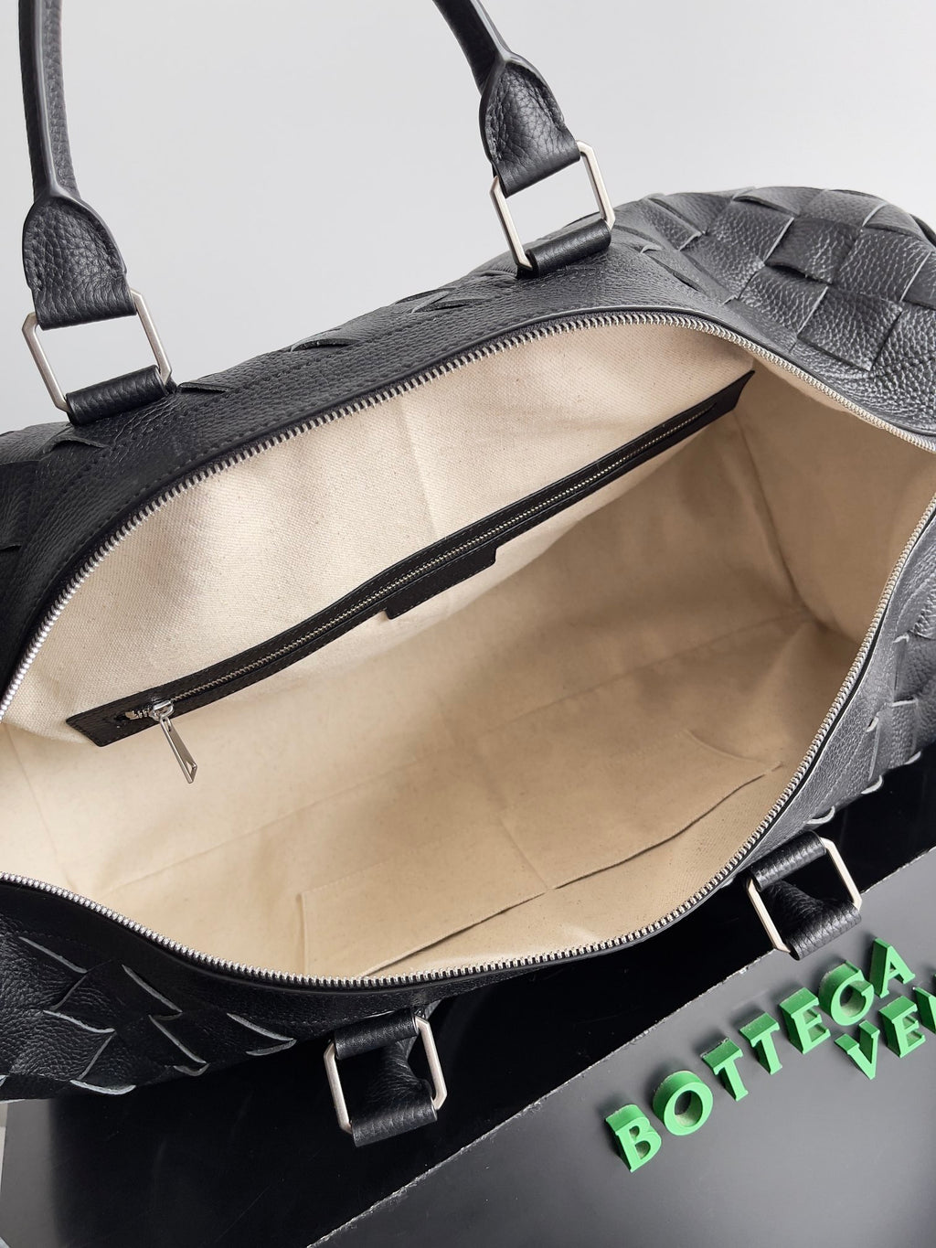Bottega Veneta 795287 Black Designer Handbag Edition 4 - detail image 9