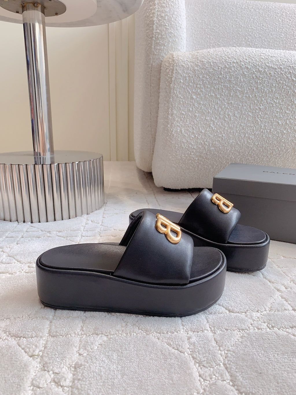 Balenciaga Black Slides EU 35-39 Edition 6 - detail image 3