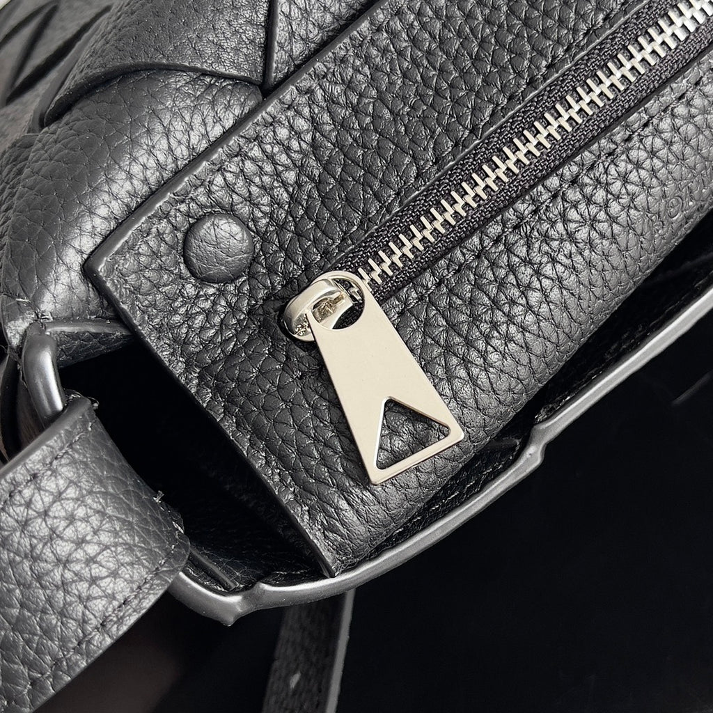 Bottega Veneta 795637 Black Designer Handbag Edition 6 - detail image 8