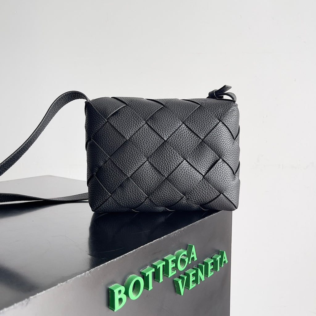Bottega Veneta 795637 Black Designer Handbag Edition 6 - detail image 3