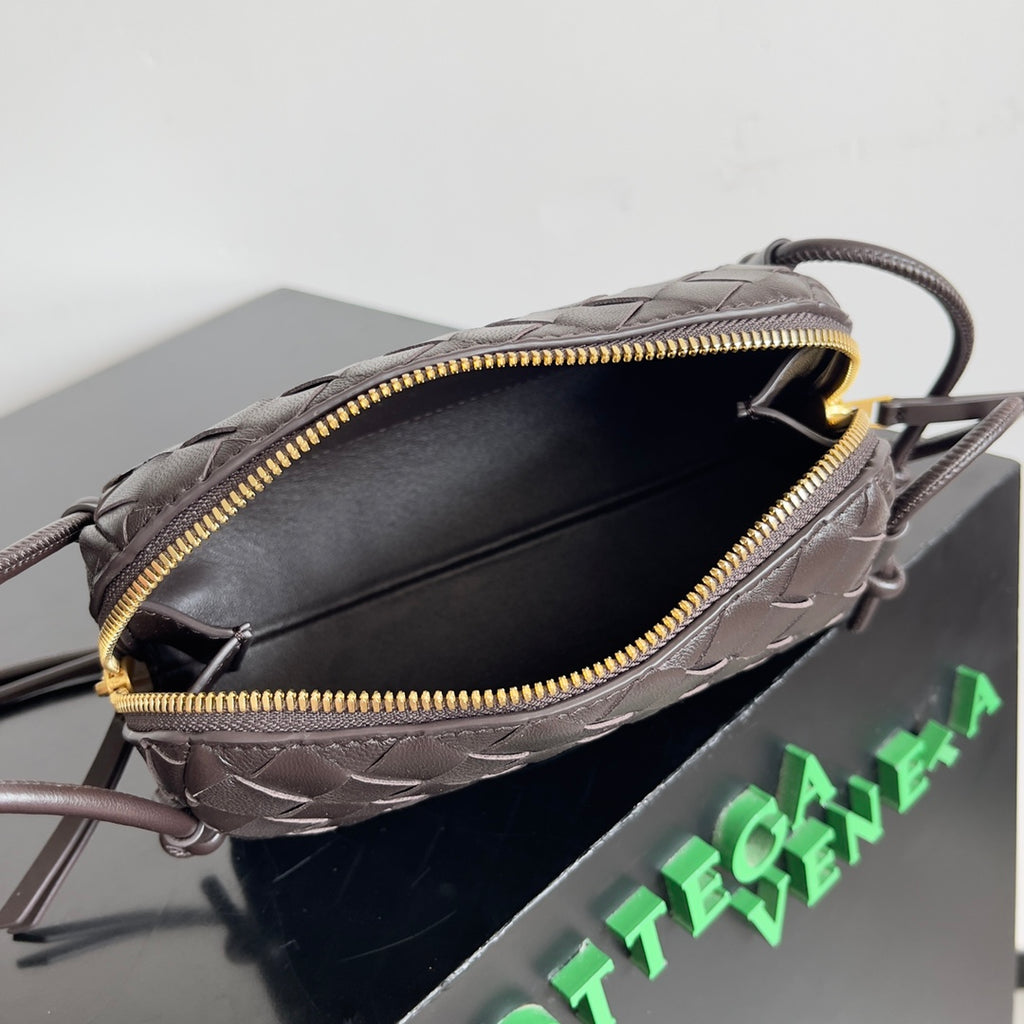 Bottega Veneta 794258 Black Pouch Bag Edition 9 - detail image 9