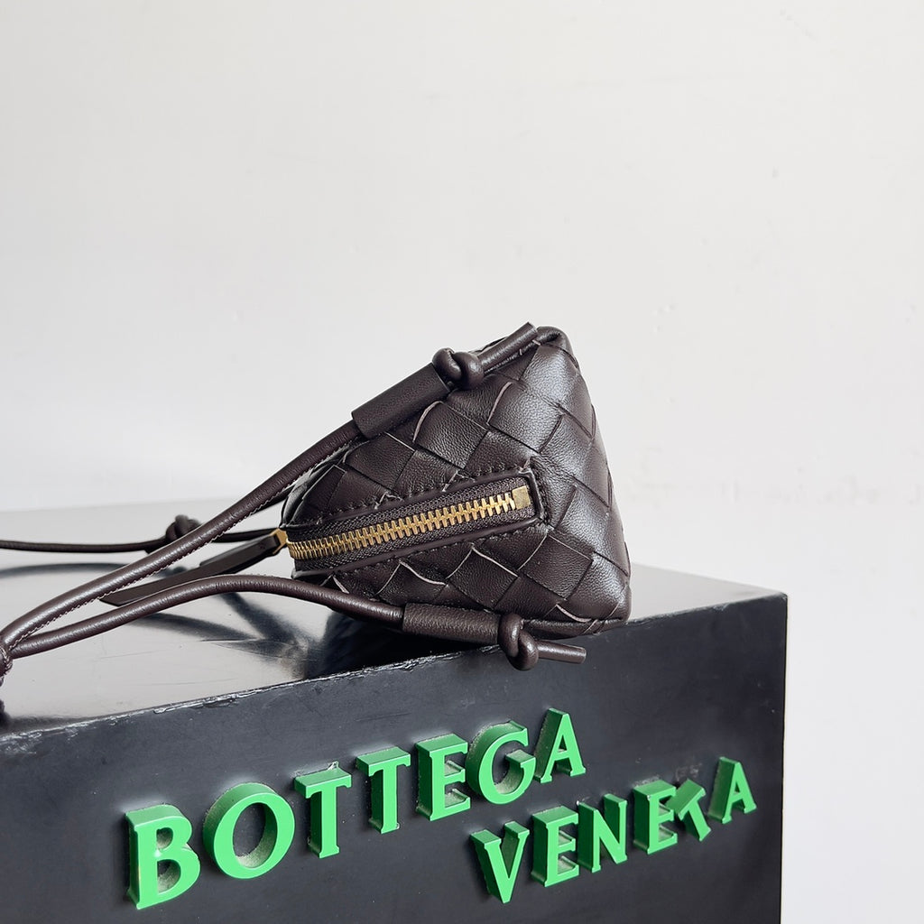 Bottega Veneta 794258 Black Pouch Bag Edition 9 - detail image 2