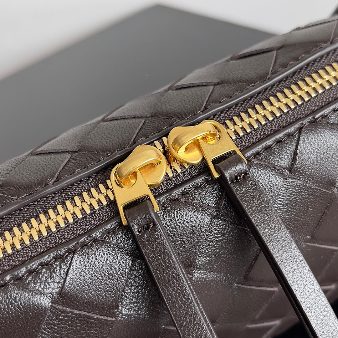 Bottega Veneta 794258 Black Pouch Bag Edition 9 - detail image 4