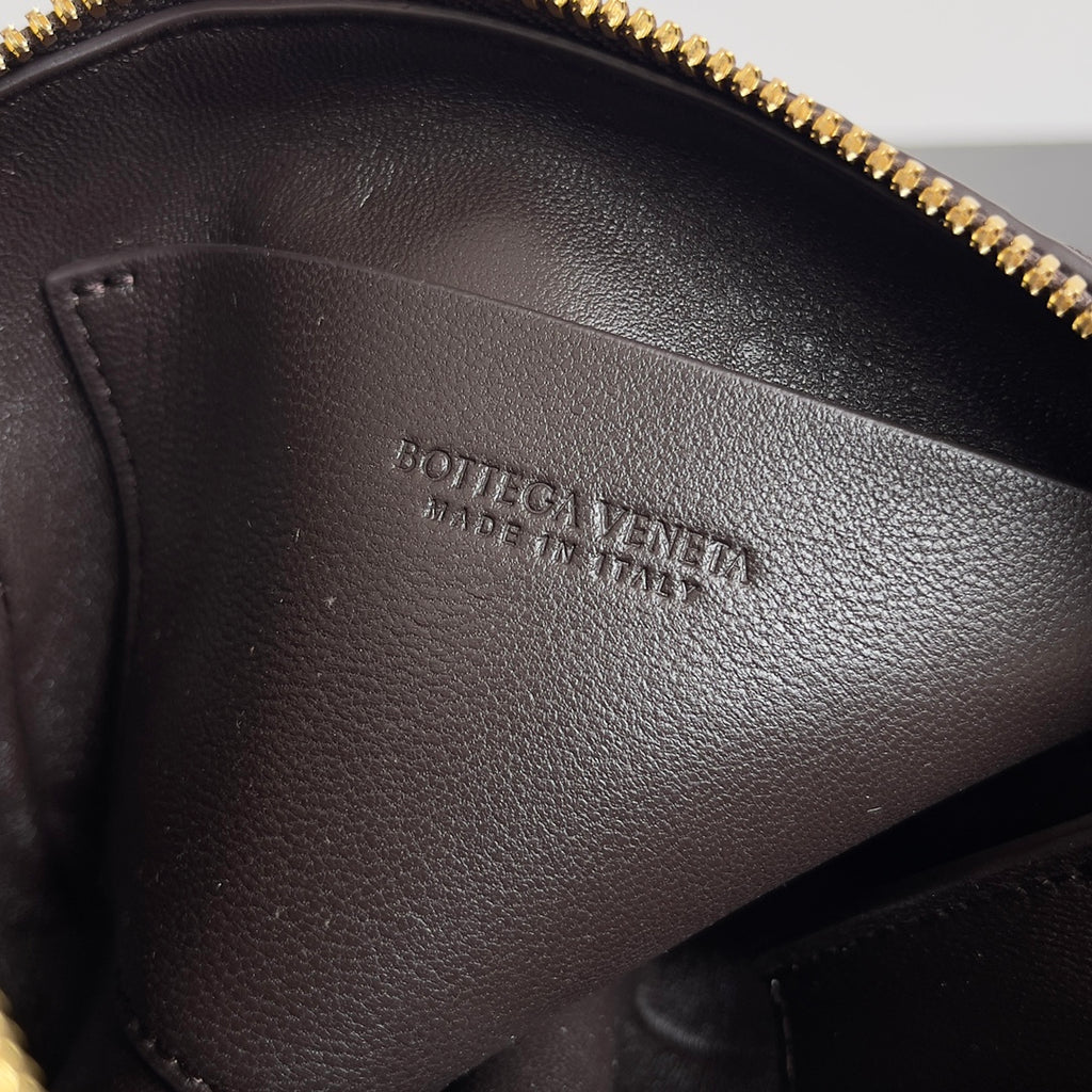 Bottega Veneta 794258 Black Pouch Bag Edition 9 - detail image 8