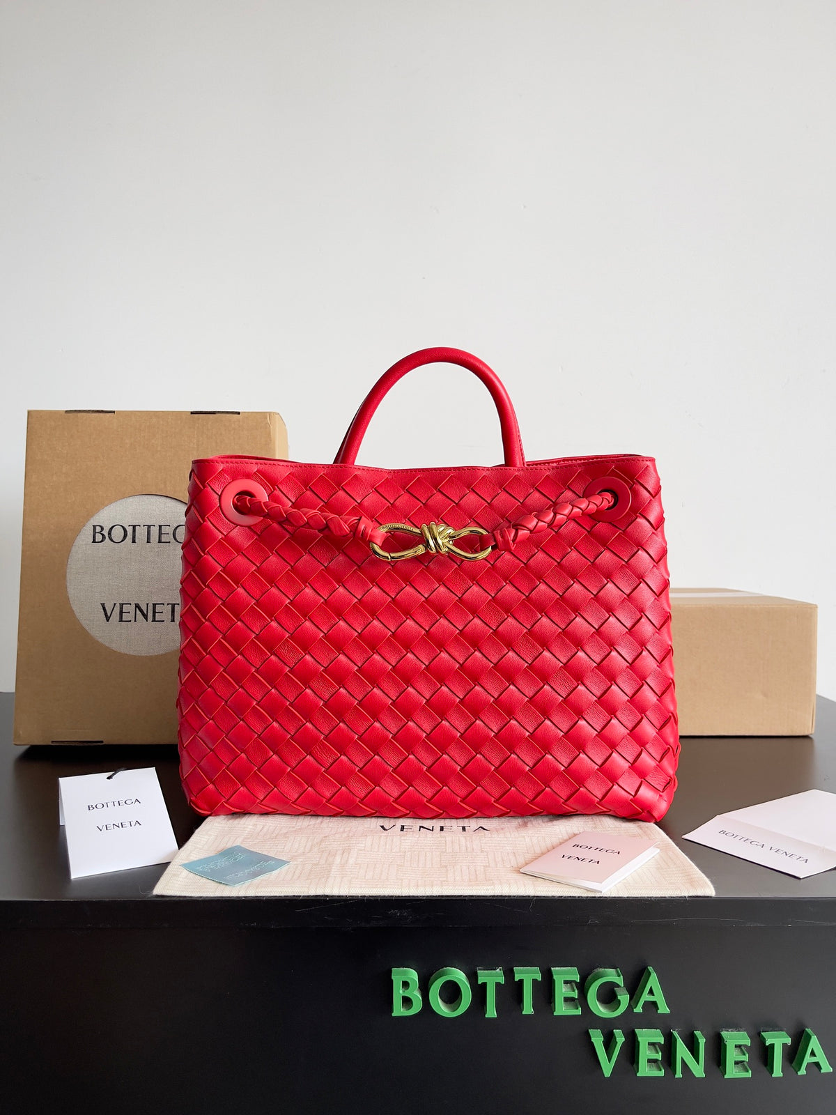 Bottega Veneta Red Designer Handbag Edition 58