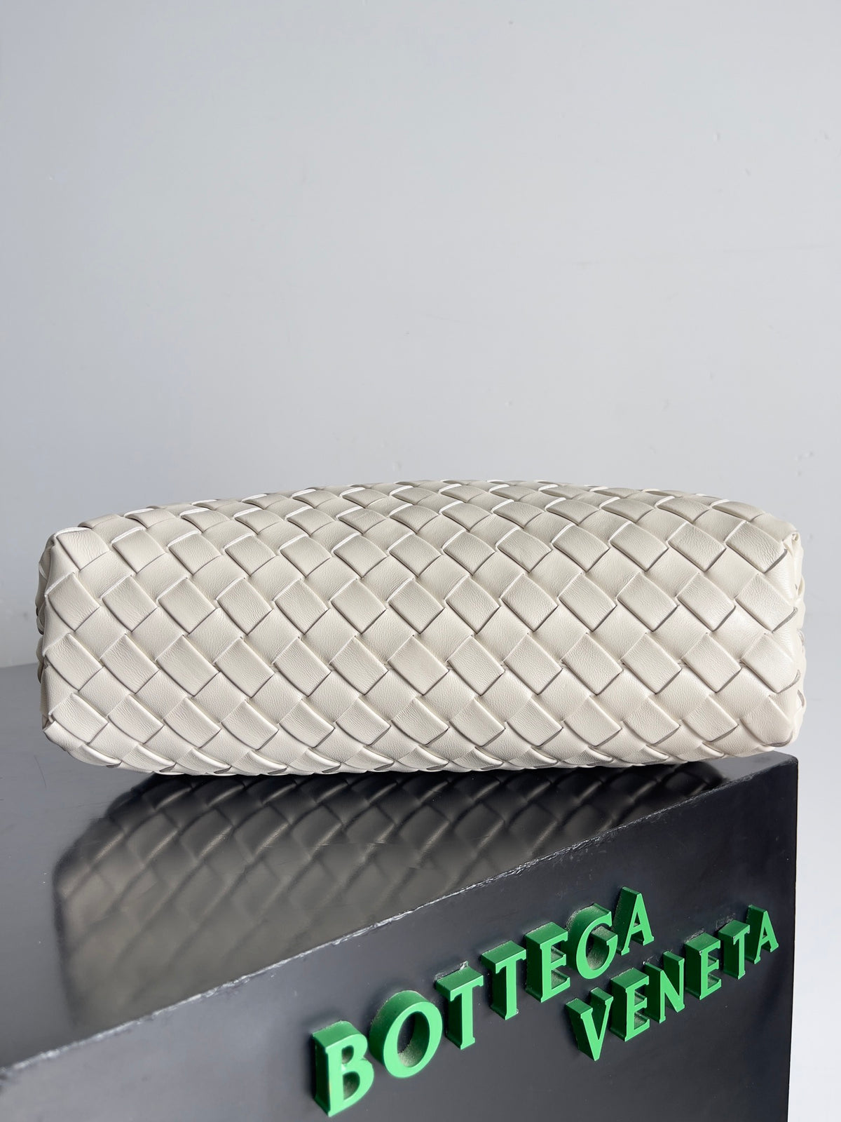 Bottega Veneta 785807 Black Clutch Bag Edition 9 - detail image 3