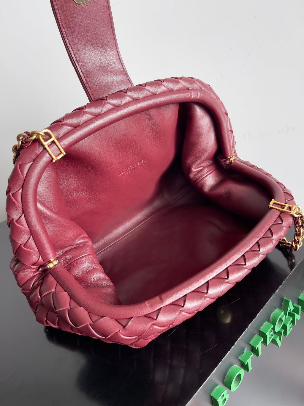 Bottega Veneta 785807 Black & Red Clutch Bag - detail image 9