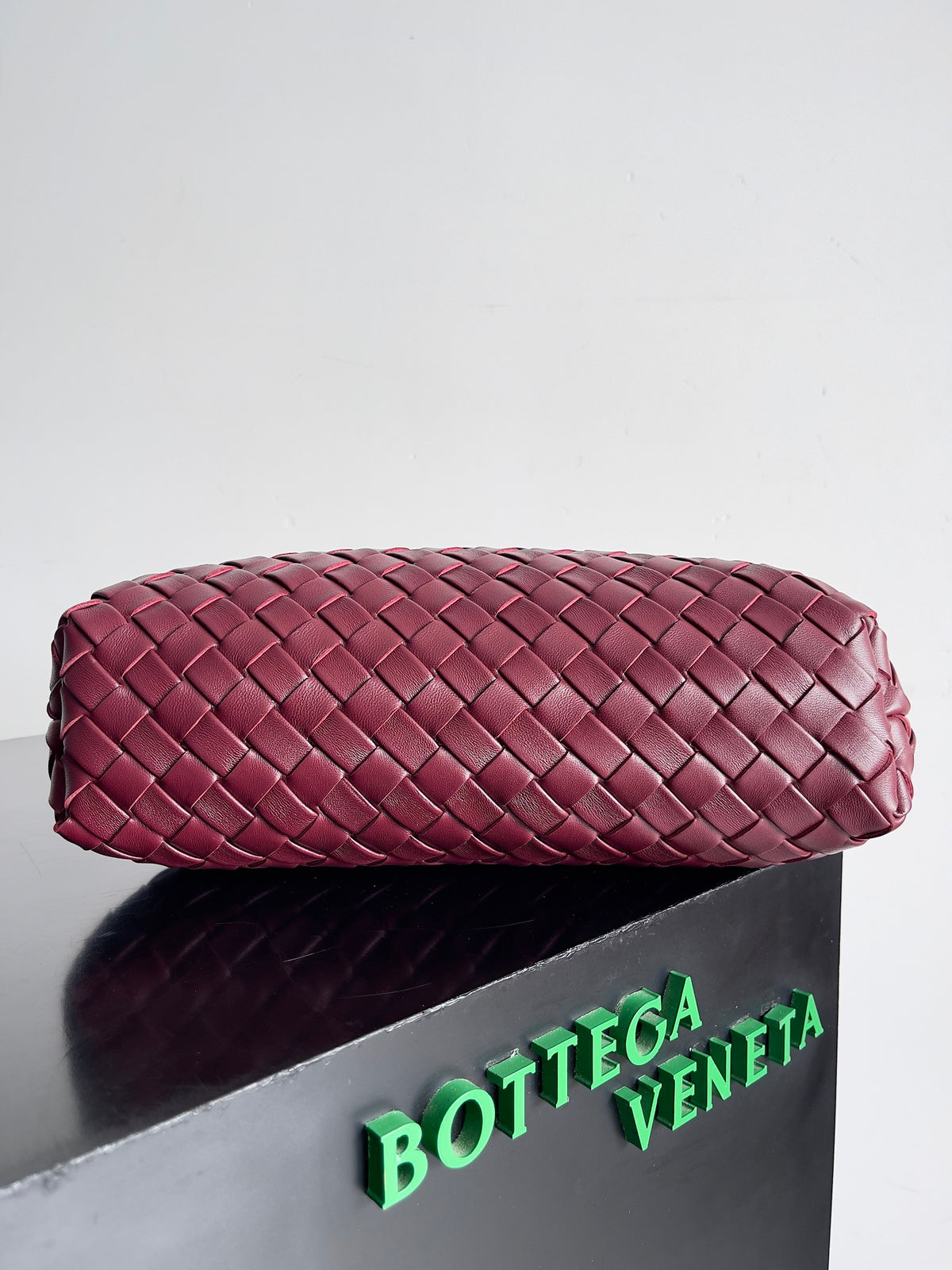 Bottega Veneta 785807 Black & Red Clutch Bag - detail image 3