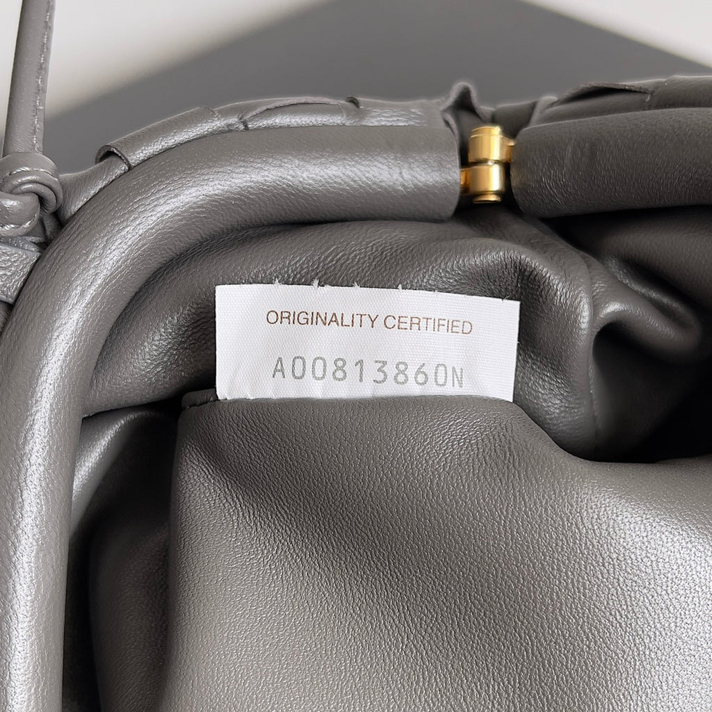 Bottega Veneta Gray Clutch Bag - detail image 7