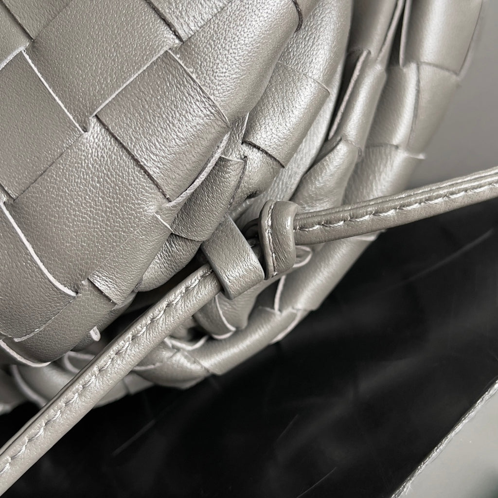 Bottega Veneta Gray Clutch Bag - detail image 5