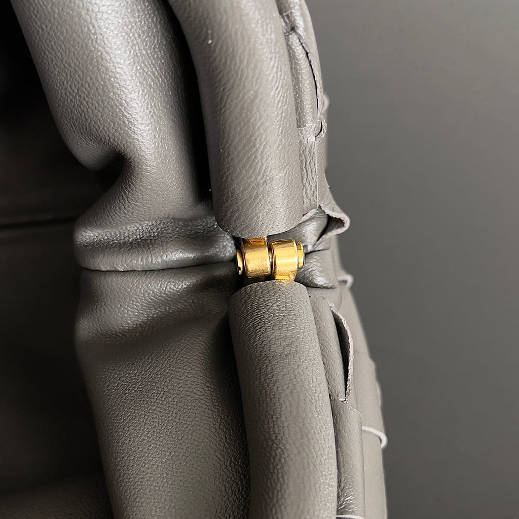 Bottega Veneta Gray Clutch Bag - detail image 8