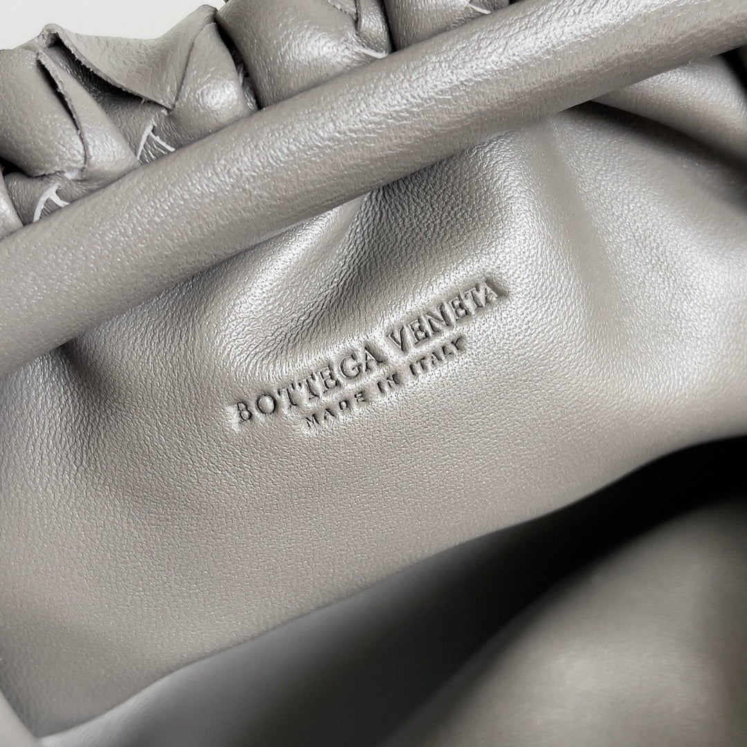 Bottega Veneta Gray Clutch Bag - detail image 6