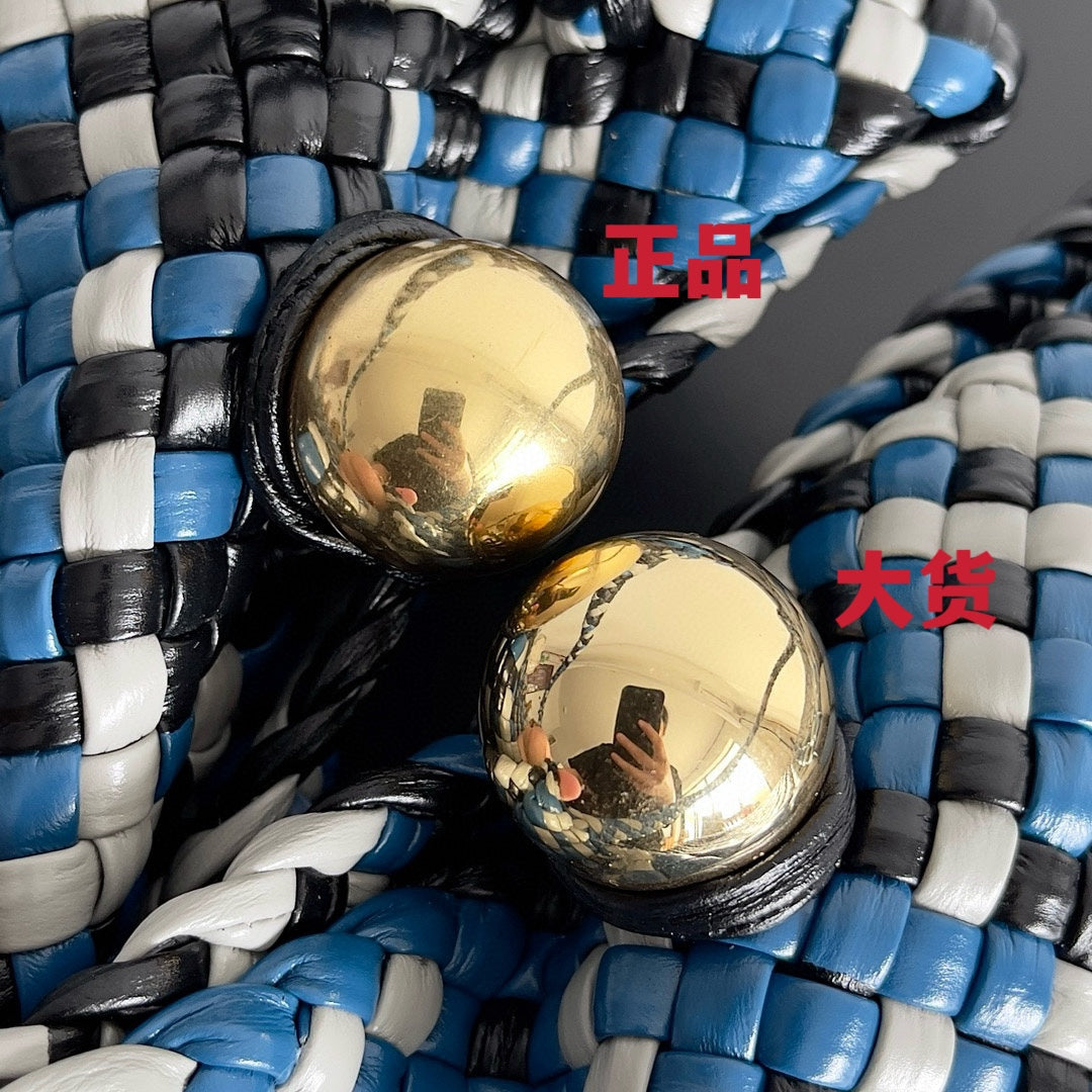 Bottega Veneta Black & Blue Designer Handbag Edition 10 - detail image 8