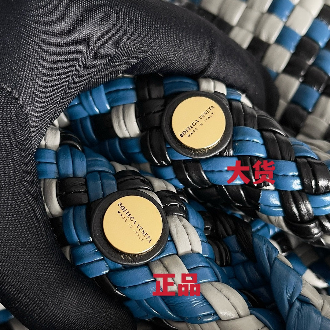 Bottega Veneta Black & Blue Designer Handbag Edition 10 - detail image 3
