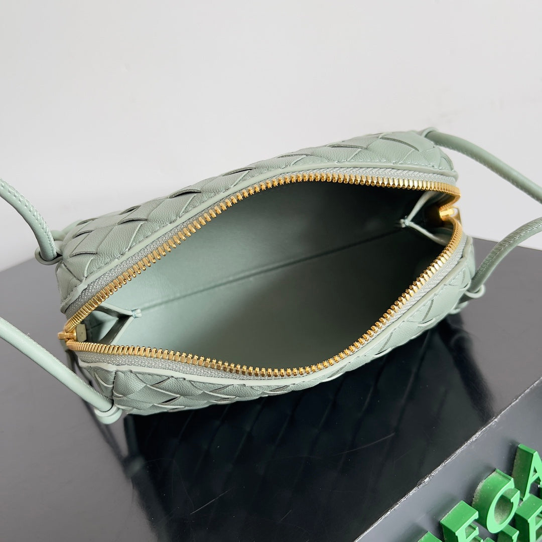 Bottega Veneta 794258 Black Pouch Bag Edition 6 - detail image 9