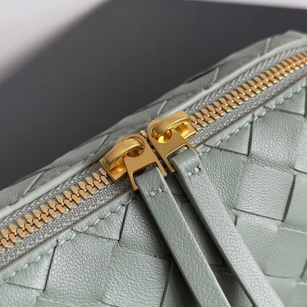 Bottega Veneta 794258 Black Pouch Bag Edition 6 - detail image 6