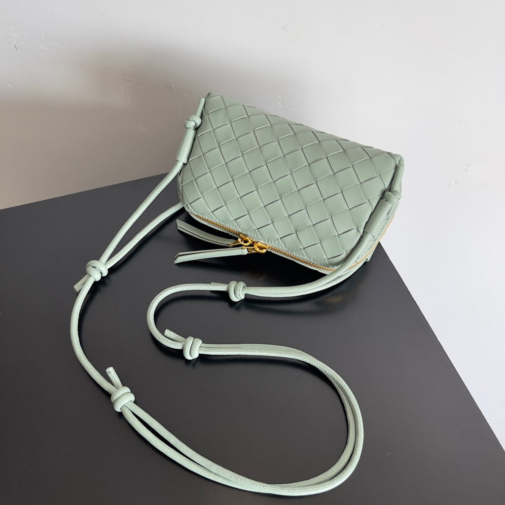 Bottega Veneta 794258 Black Pouch Bag Edition 6 - detail image 4