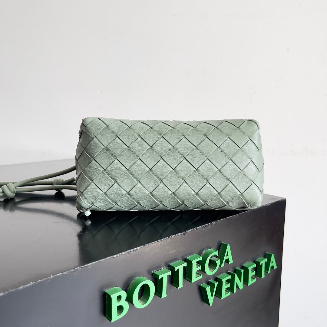 Bottega Veneta 794258 Black Pouch Bag Edition 6 - detail image 3