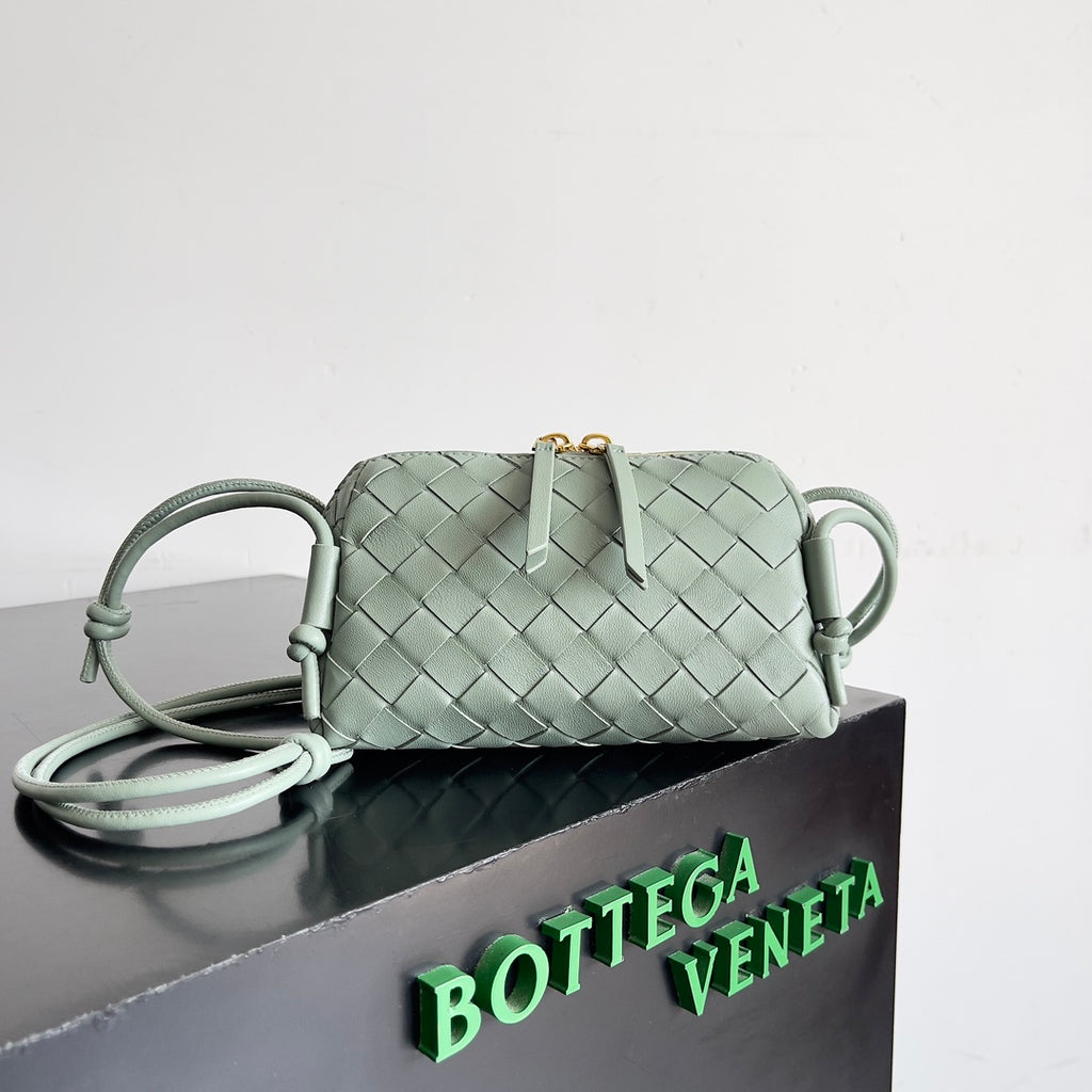 Bottega Veneta 794258 Black Pouch Bag Edition 6