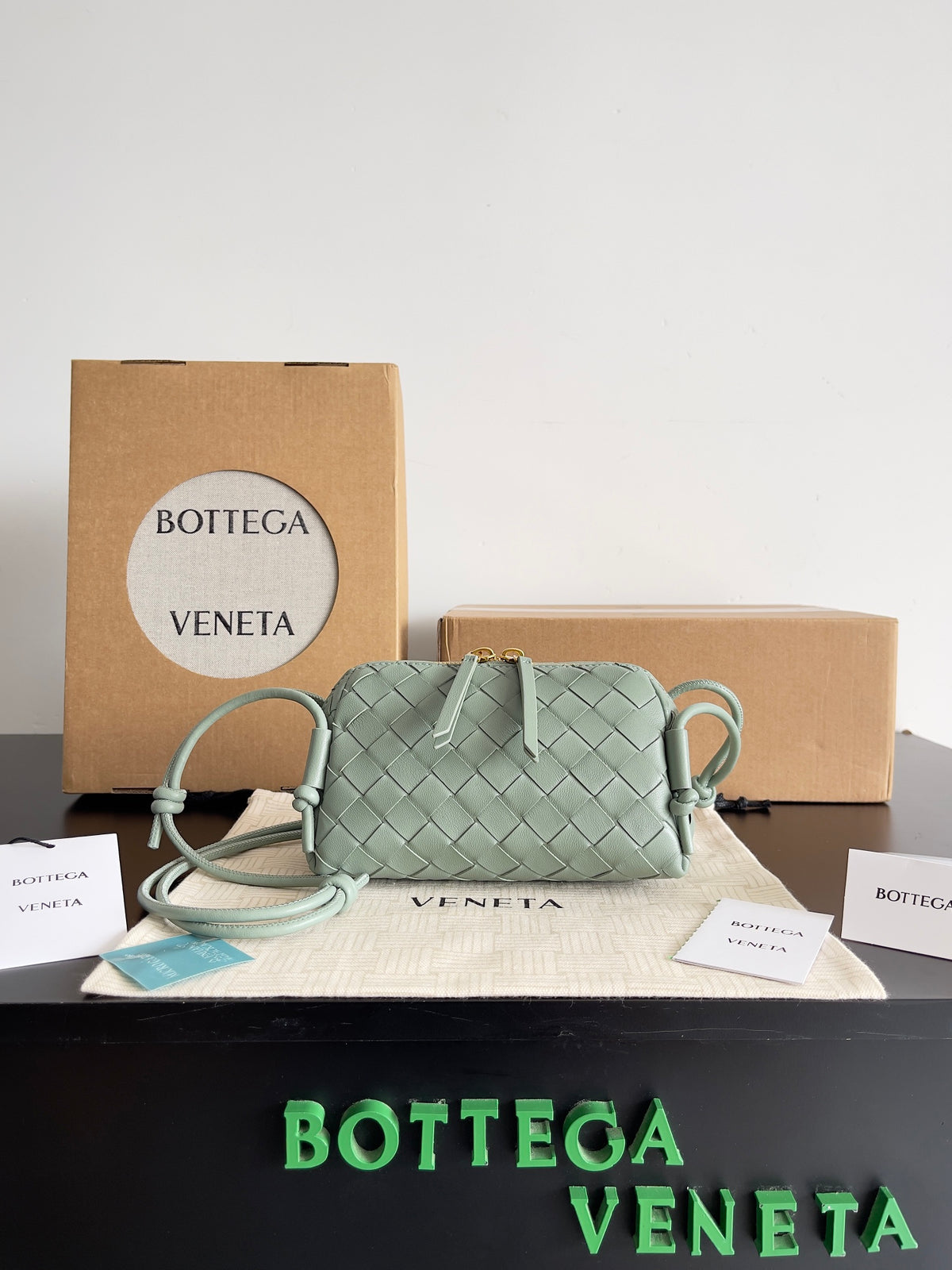 Bottega Veneta Black Designer Handbag Edition 1004
