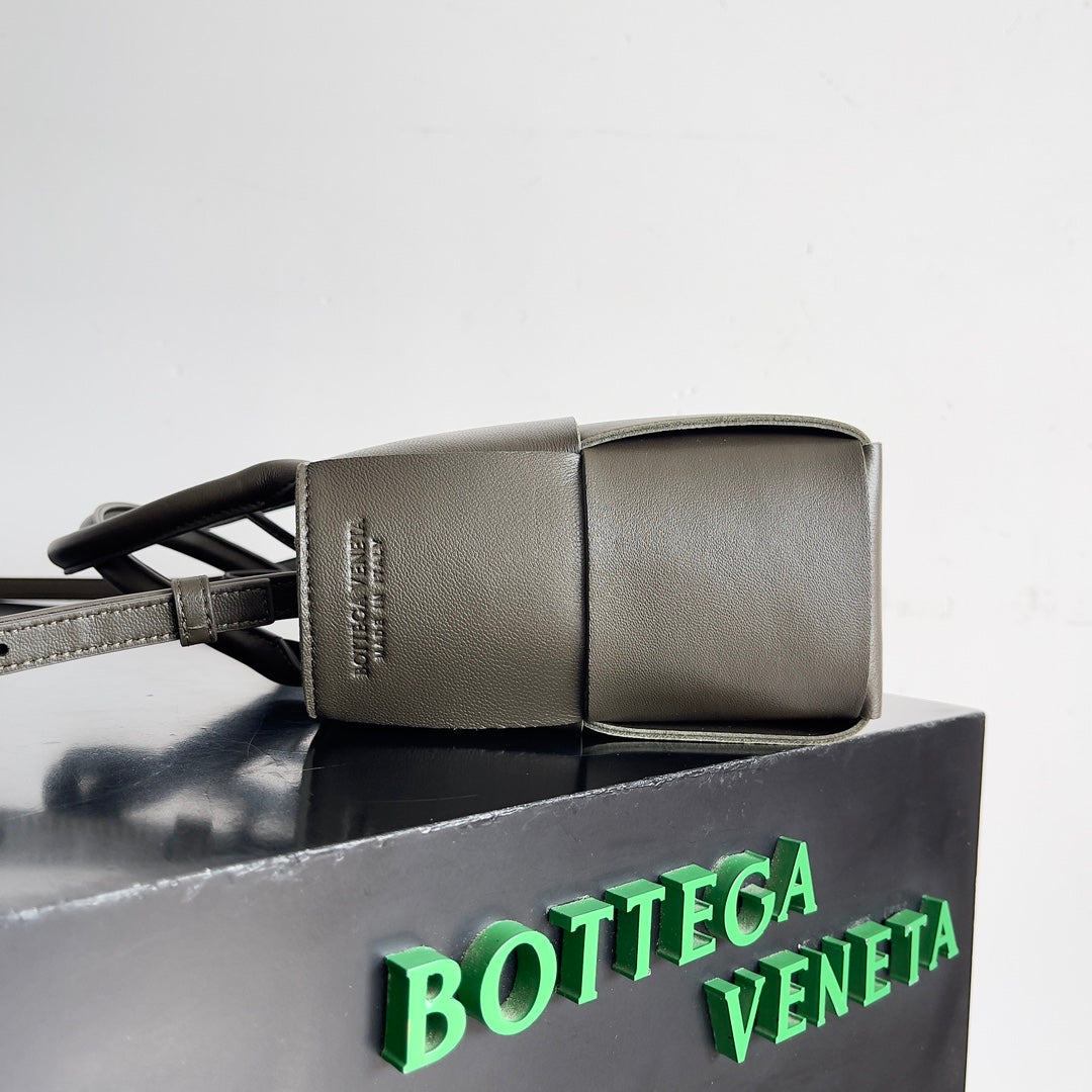 Bottega Veneta Black Card Holder Edition 3 - detail image 4