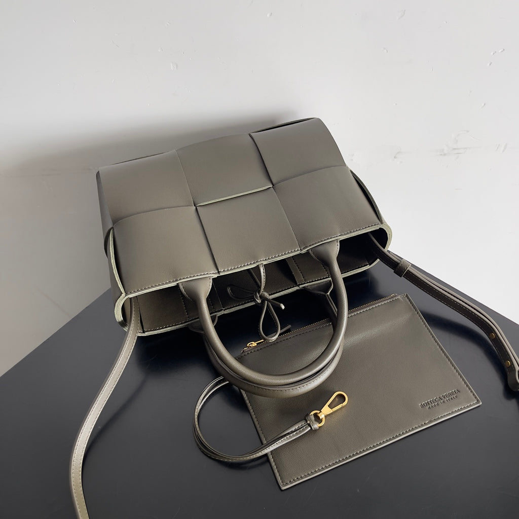 Bottega Veneta Black Card Holder Edition 3 - detail image 8