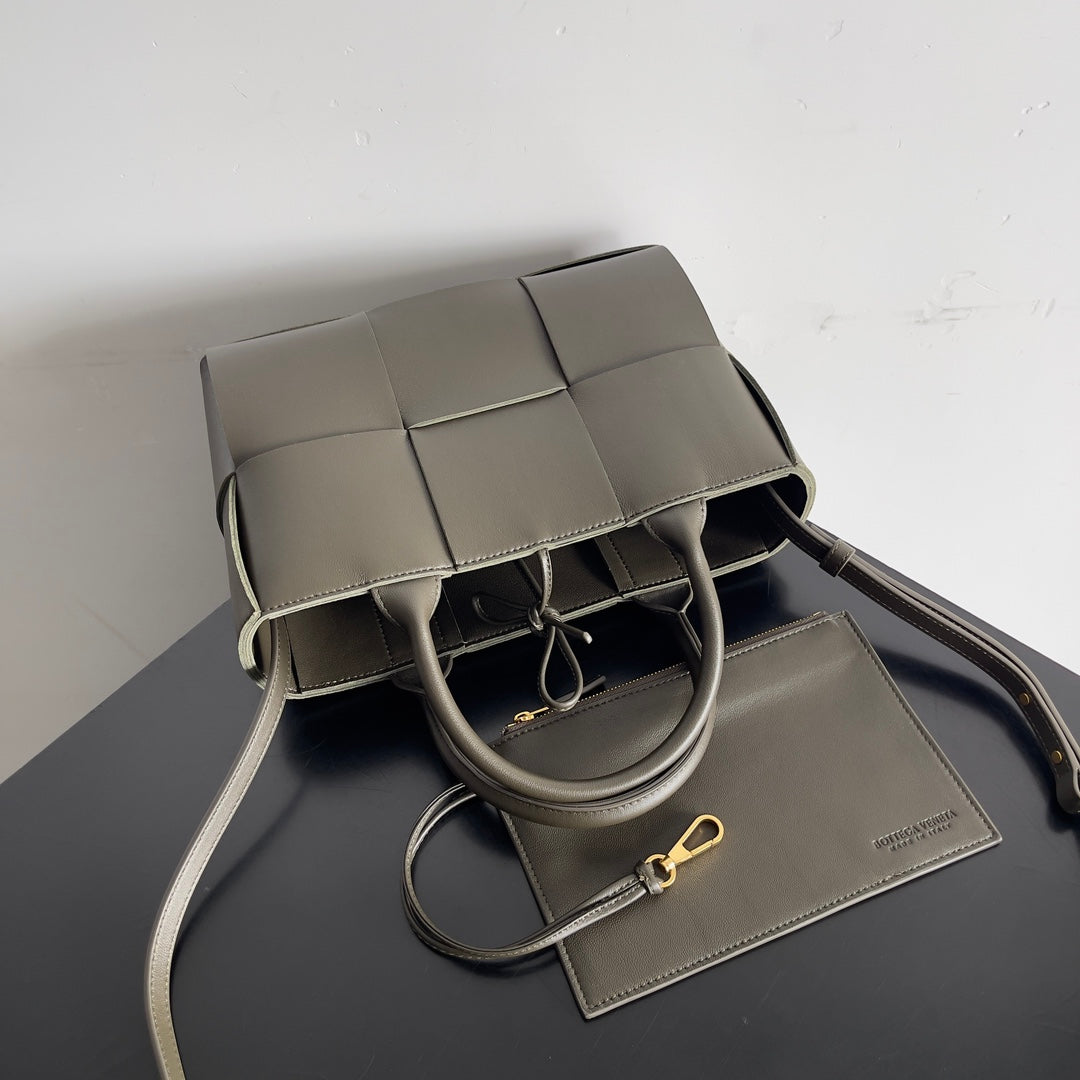 Bottega Veneta Black Card Holder Edition 3 - detail image 8