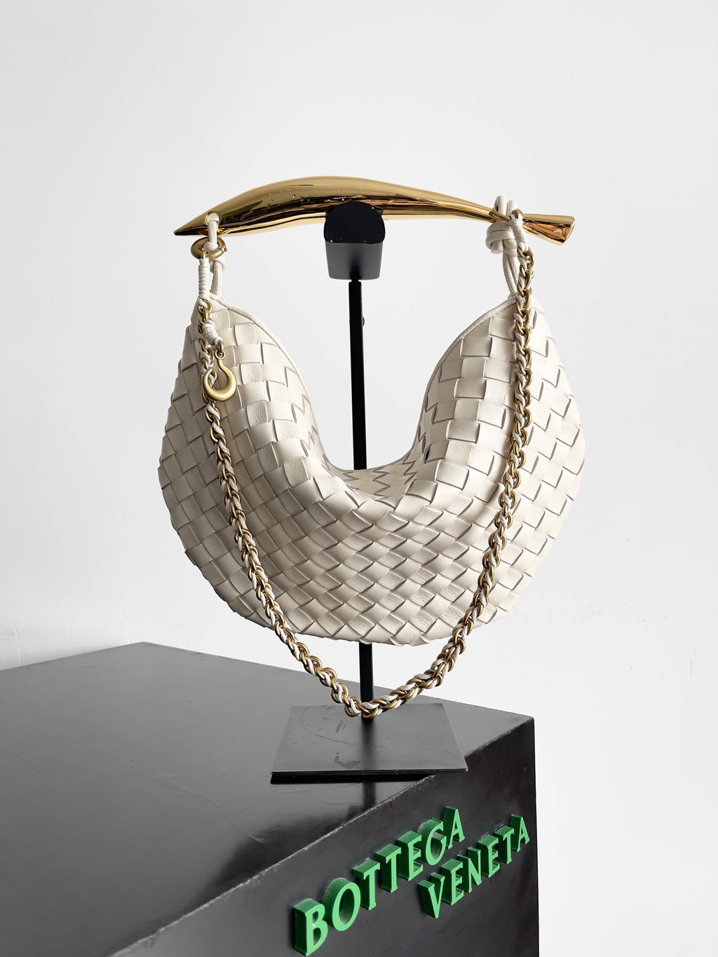 Bottega Veneta 776768 Black Chain Bag