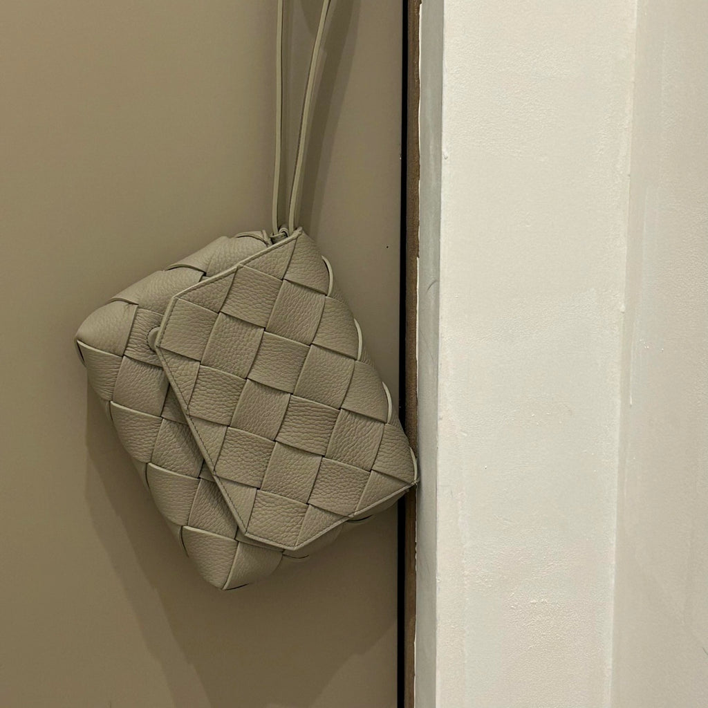 Bottega Veneta Black Designer Handbag Edition 990 - detail image 5
