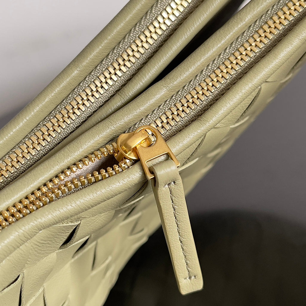 Bottega Veneta 796638 Silver Hobo Bag - detail image 6
