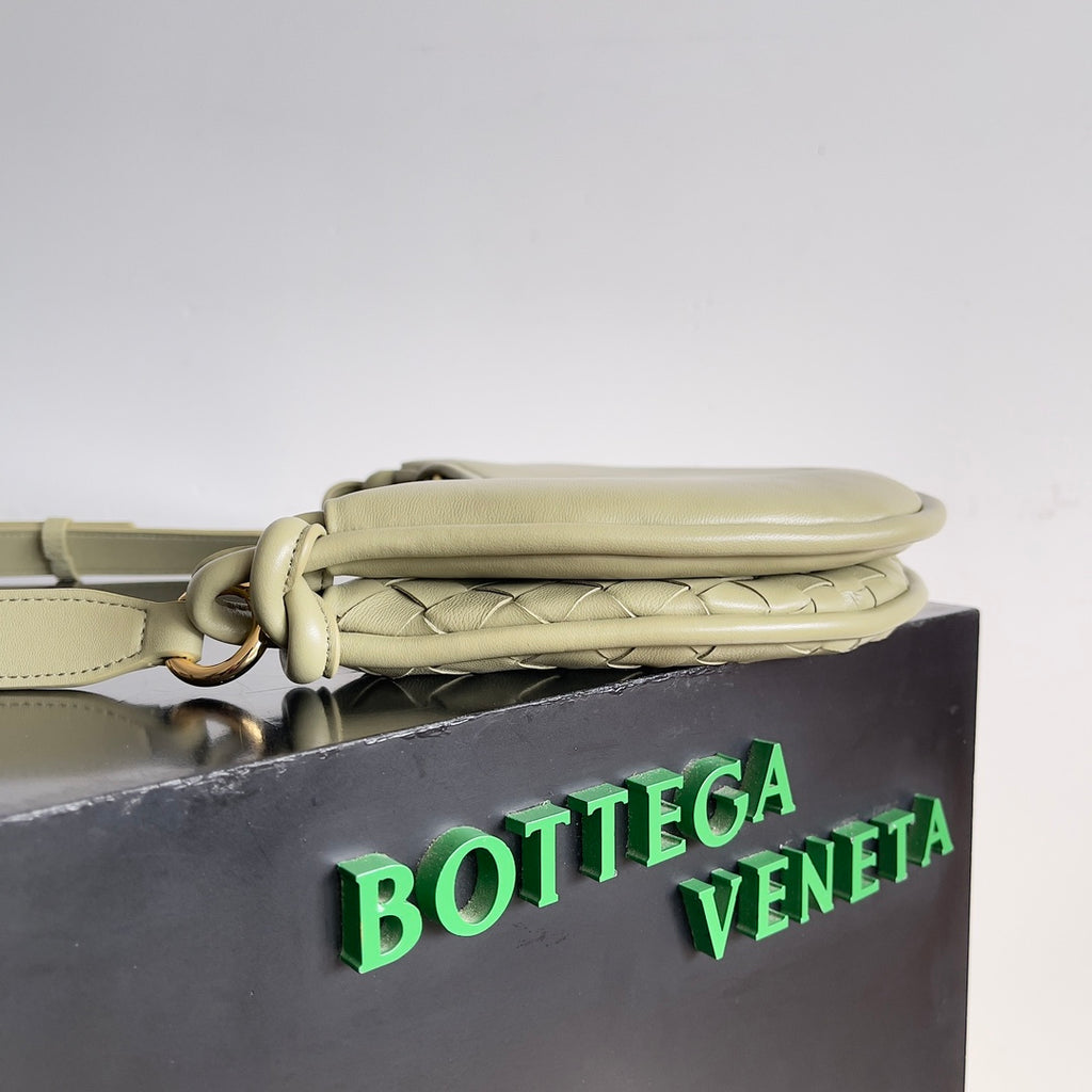 Bottega Veneta 796638 Silver Hobo Bag - detail image 2