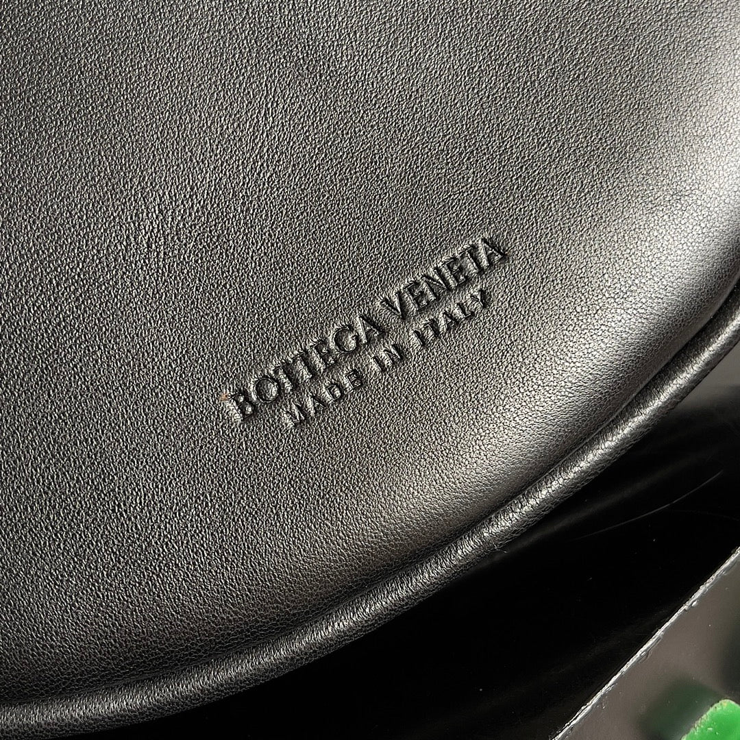 Bottega Veneta 796638 Black Hobo Bag - detail image 4