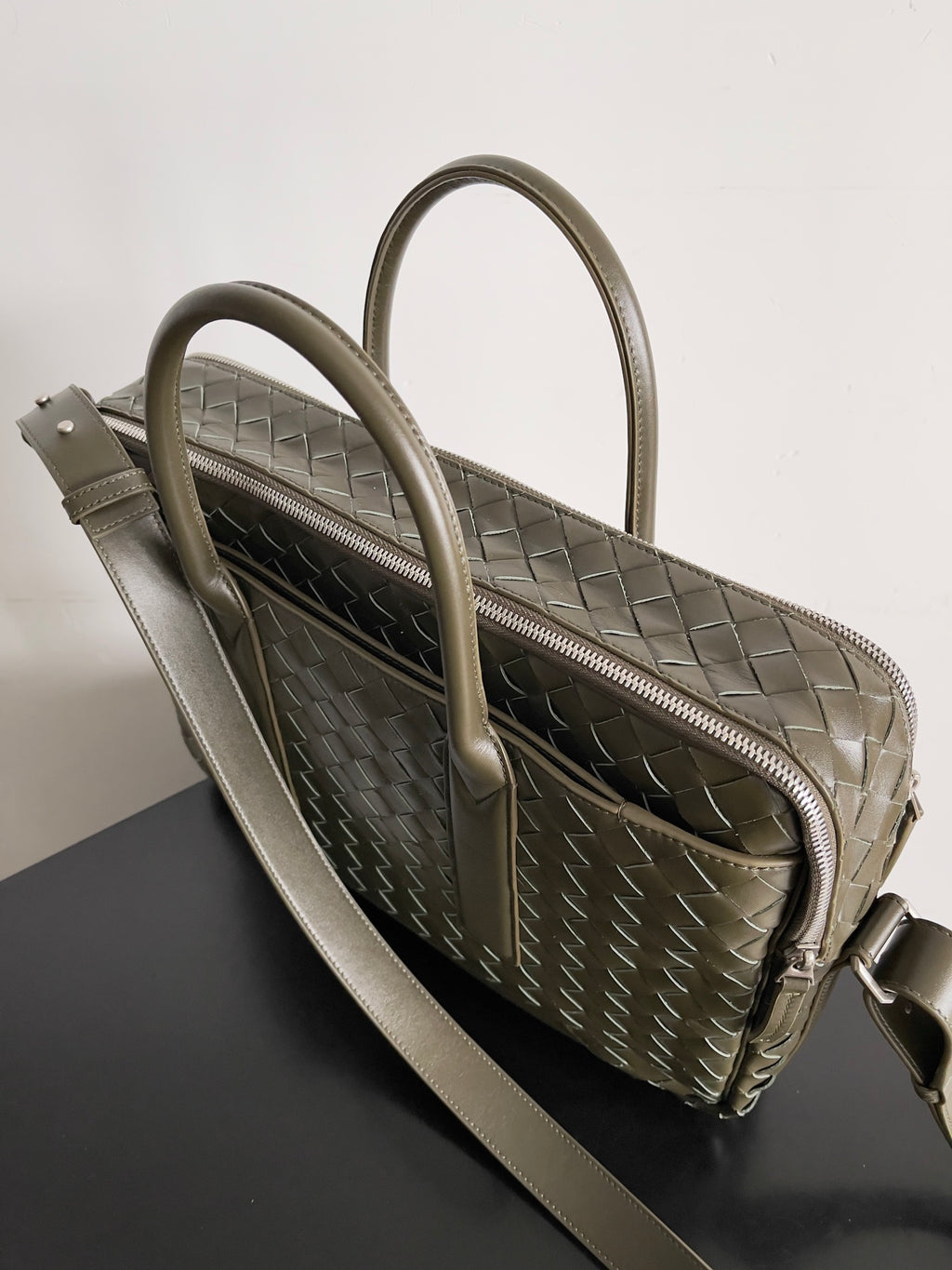 Bottega Veneta 766361 Black Designer Handbag - detail image 6
