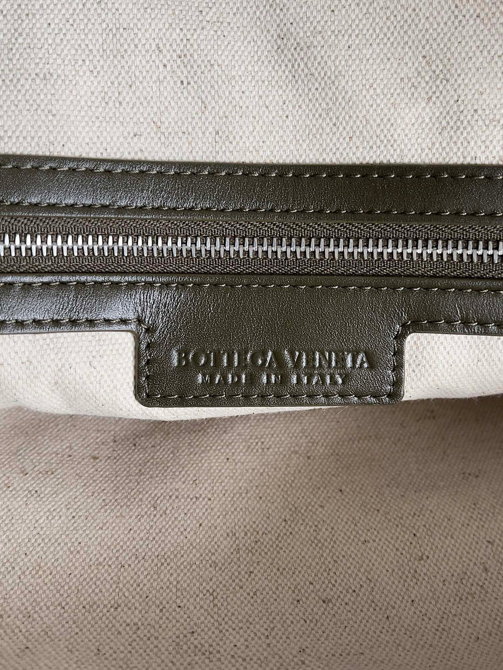 Bottega Veneta 766361 Black Designer Handbag - detail image 7