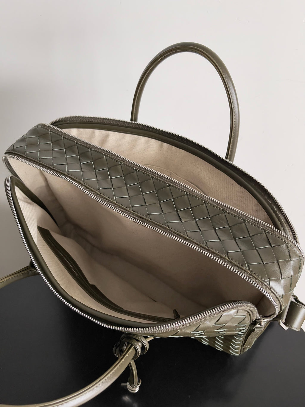 Bottega Veneta 766361 Black Designer Handbag - detail image 9