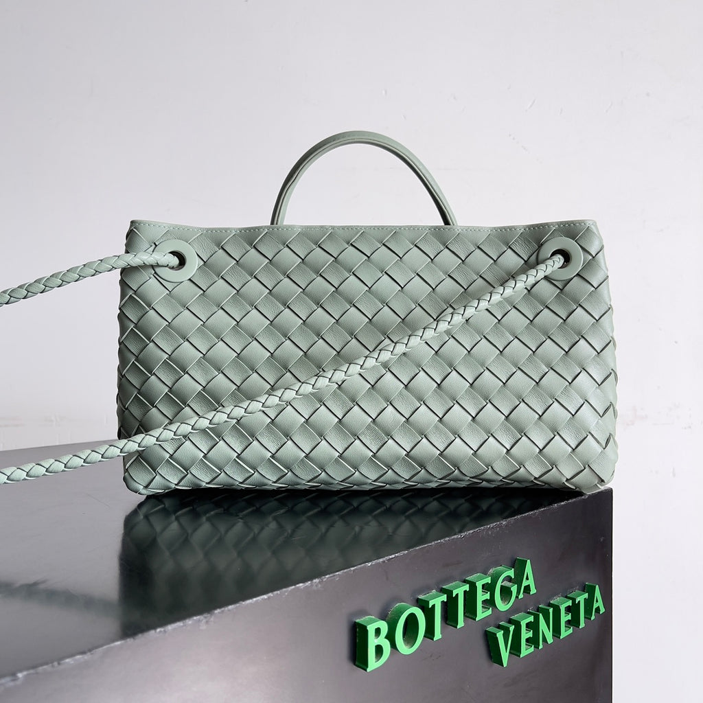 Bottega Veneta 754990 Black Designer Handbag Edition 2 - detail image 3