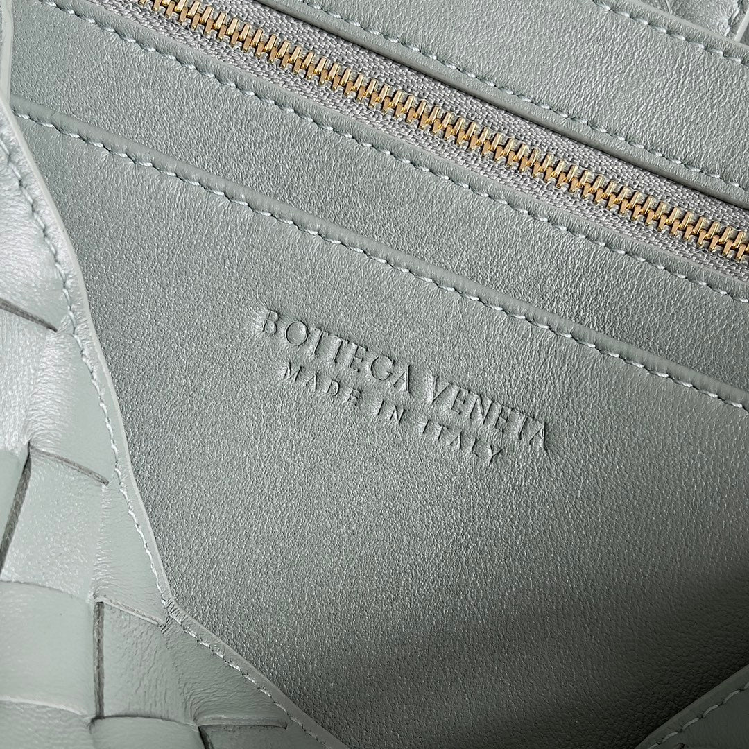 Bottega Veneta 754990 Black Designer Handbag Edition 2 - detail image 8