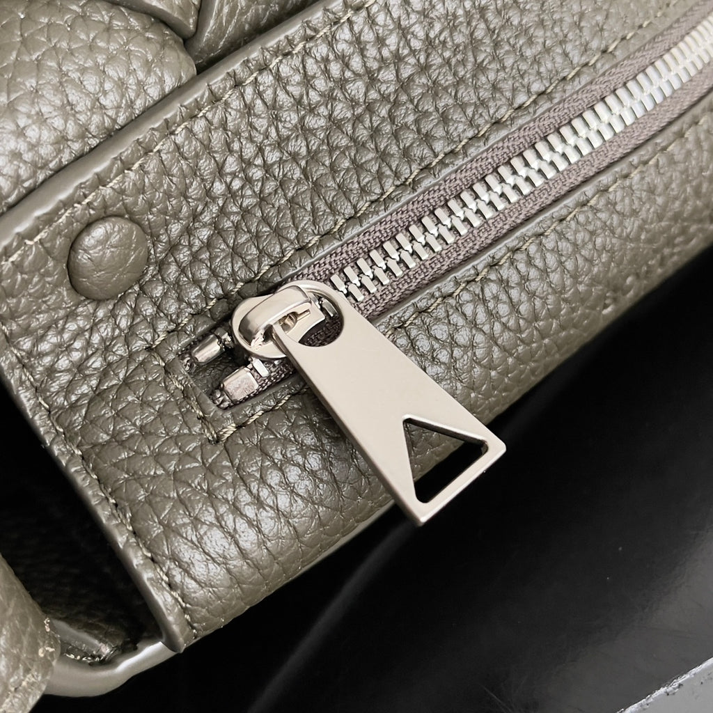 Bottega Veneta 795637 Black Designer Handbag Edition 5 - detail image 7