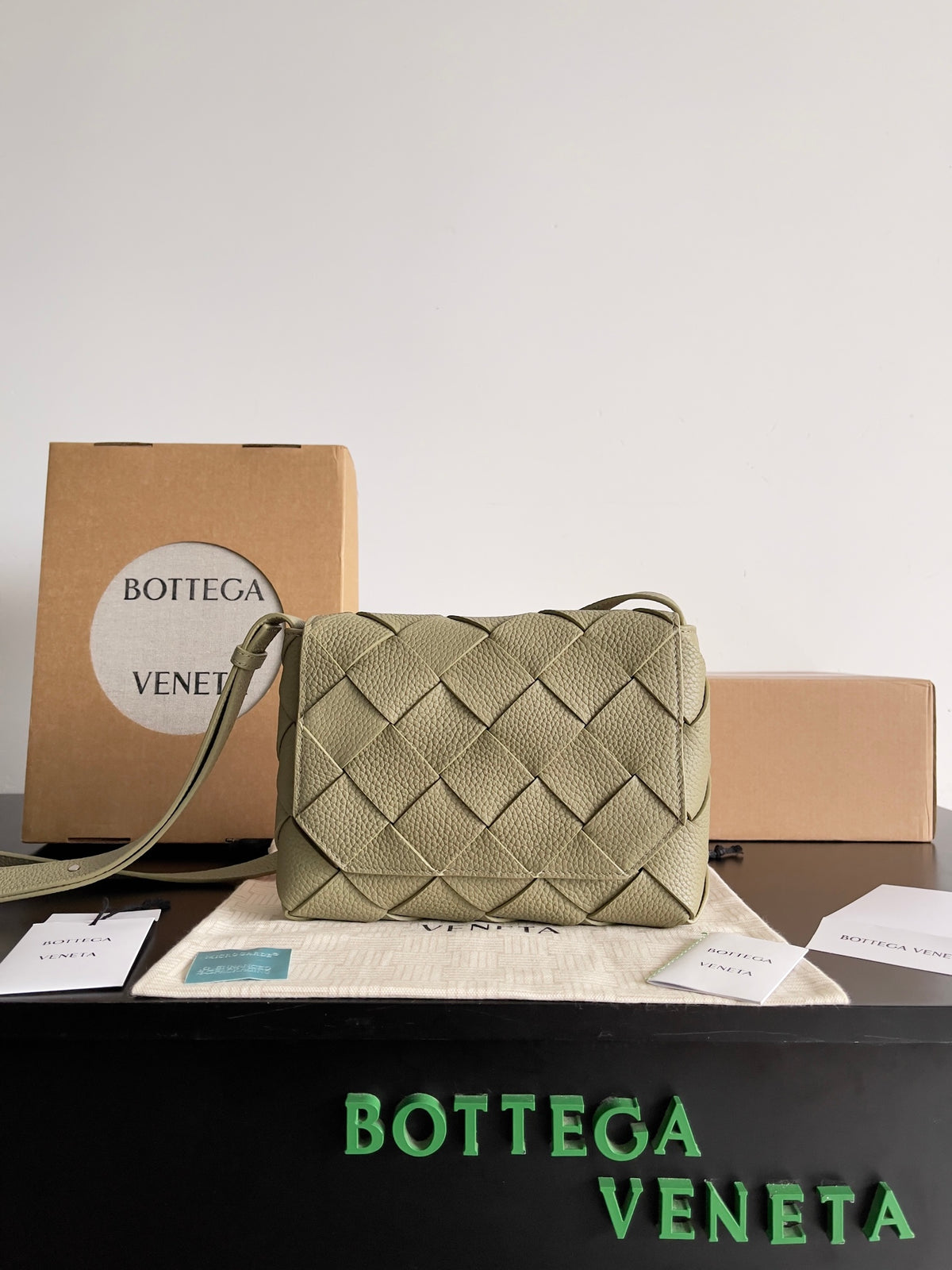 Bottega Veneta Black Designer Handbag Edition 991