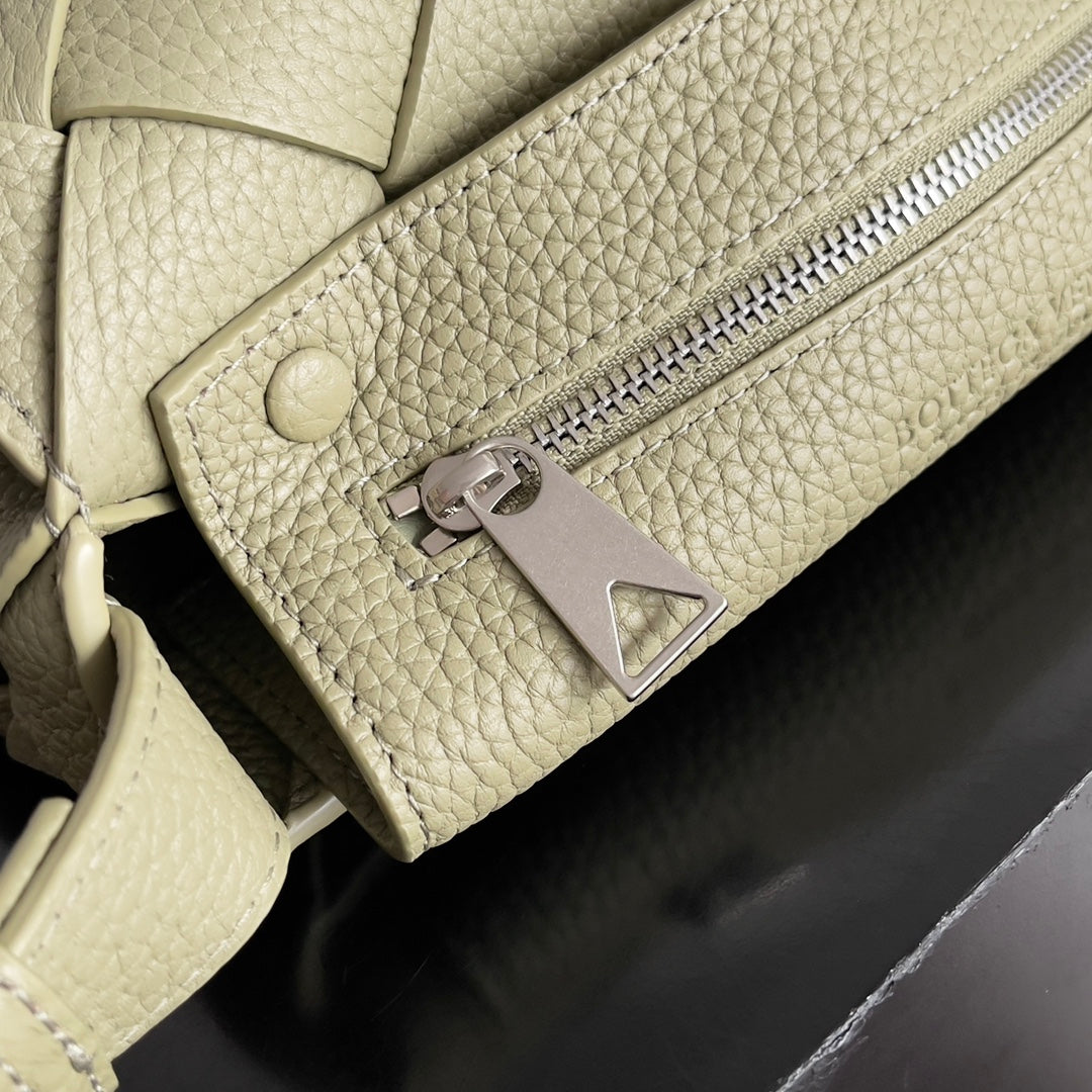 Bottega Veneta 795637 Olive Green Designer Handbag - detail image 8