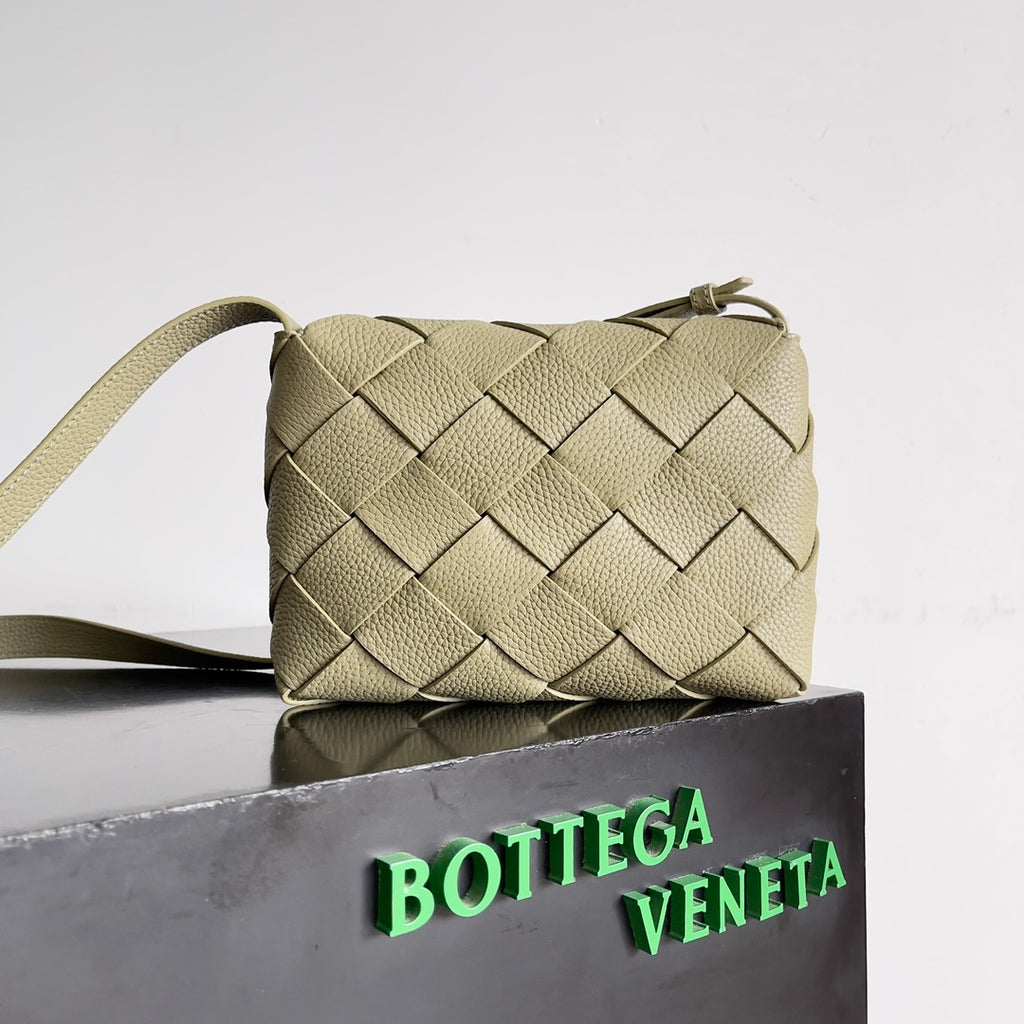 Bottega Veneta 795637 Olive Green Designer Handbag - detail image 2