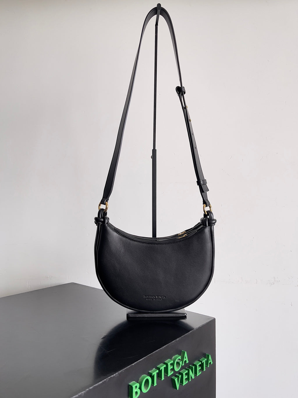 Bottega Veneta 796638 Black Hobo Bag - detail image 3