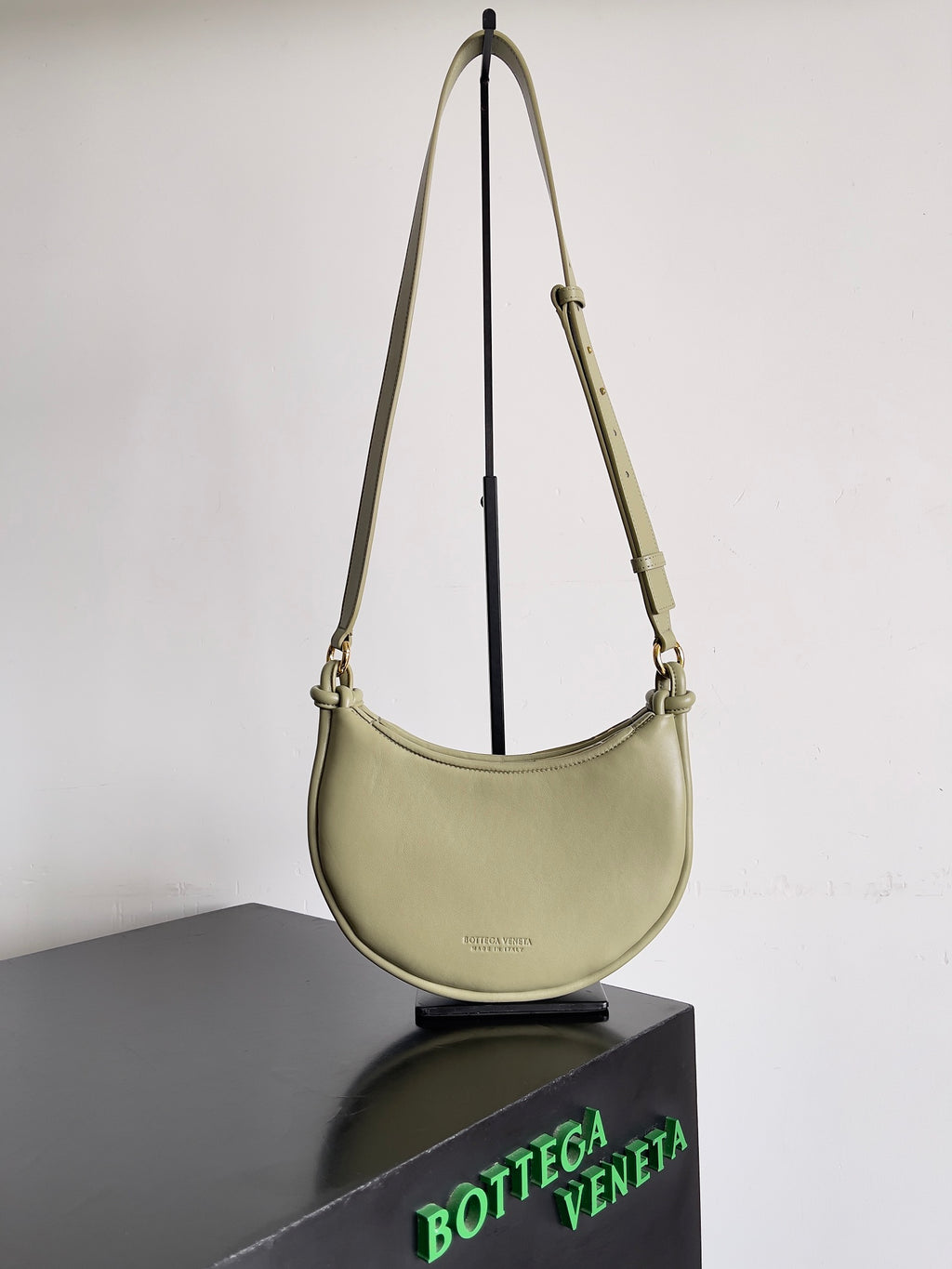 Bottega Veneta 796638 Silver Hobo Bag - detail image 3
