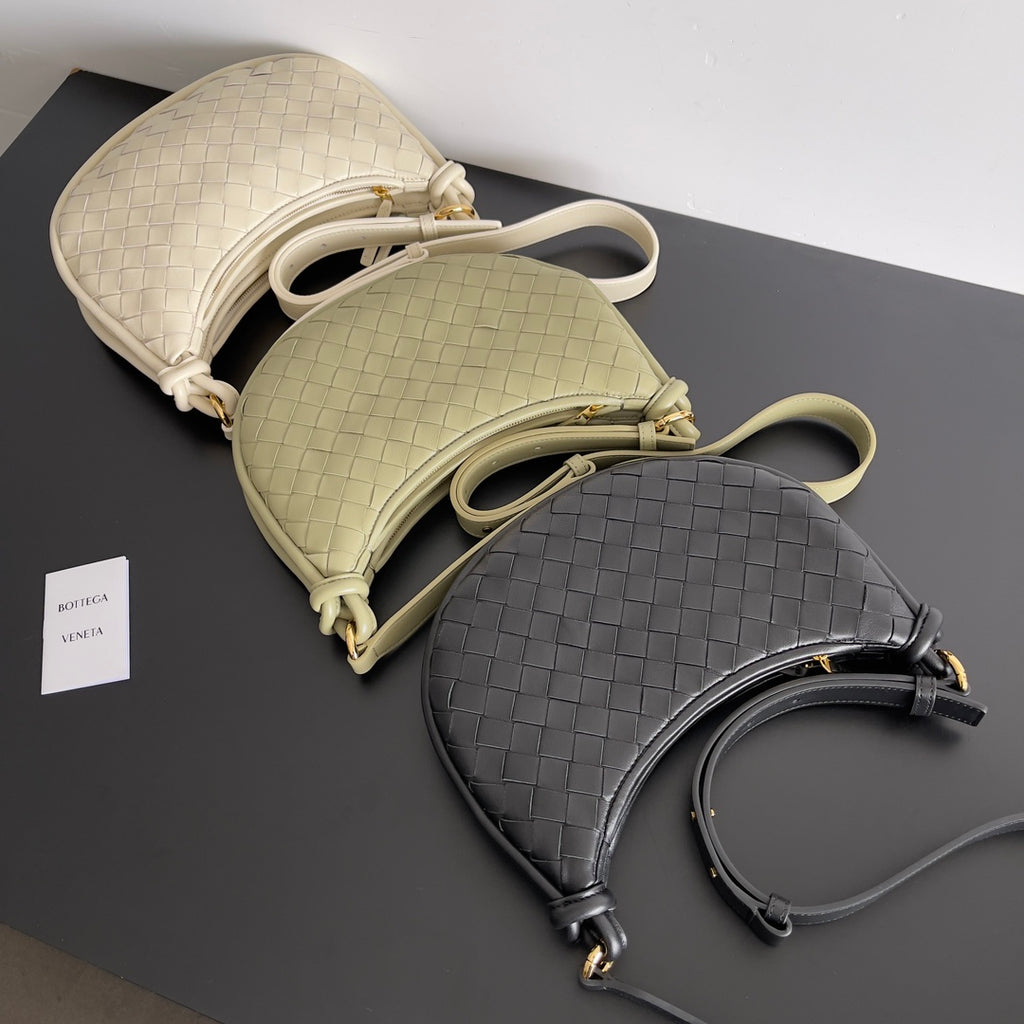 Bottega Veneta Black Designer Handbag Edition 987 - detail image 3